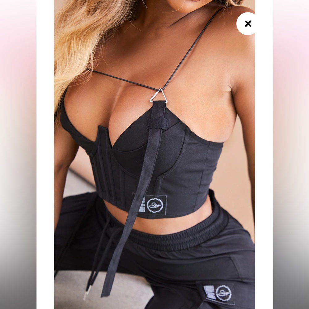 Pretty Little Thing TOP ONLY
